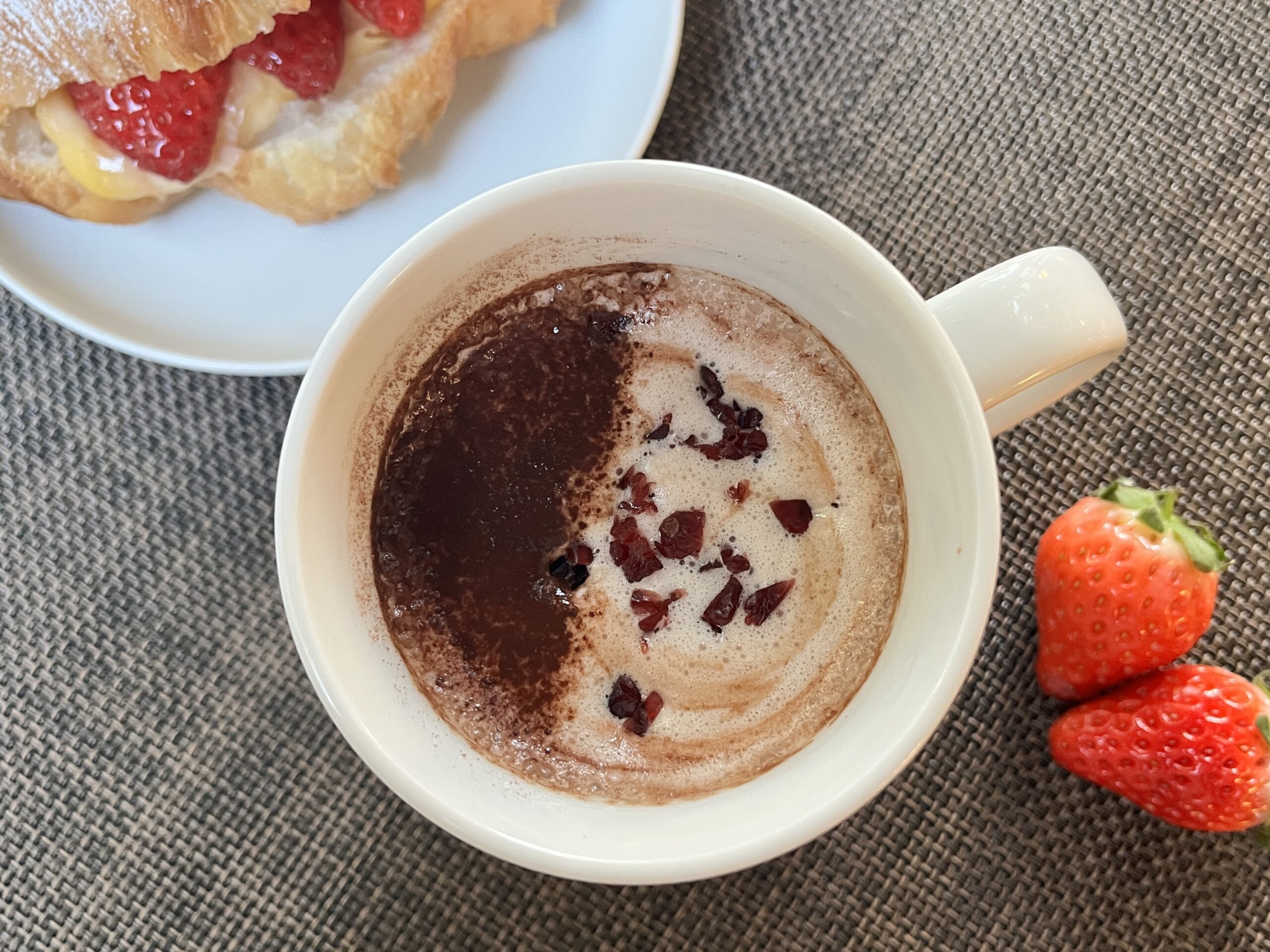 ベーカリーカフェレストランAYUKAWA_ラズベリーココア